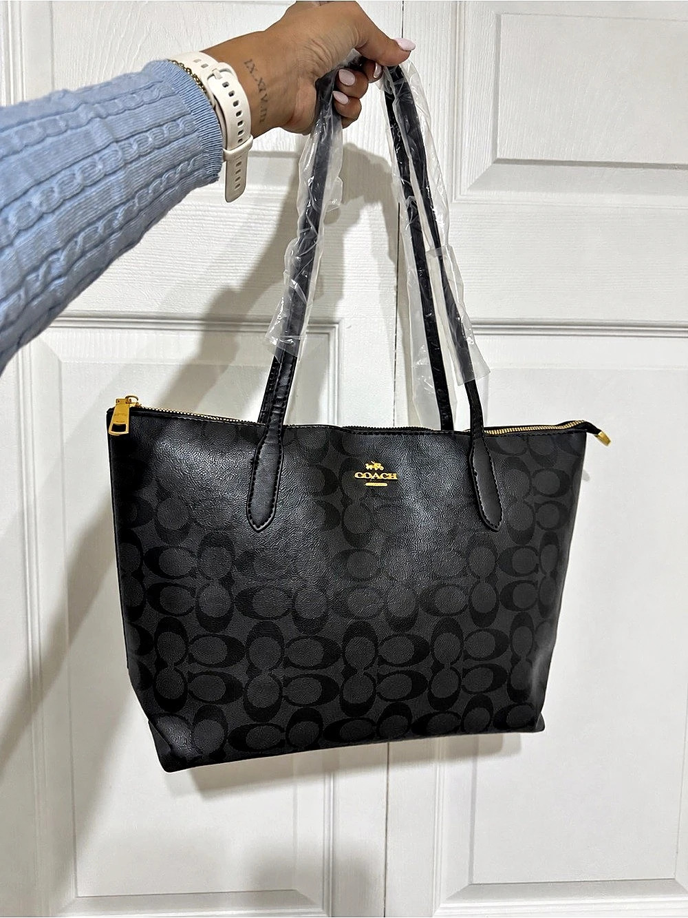 Coach Zip Top Tote In Signature Canvas Black